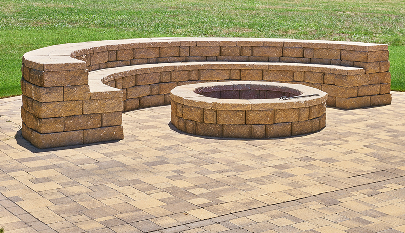 Keystone Hardscapes® Harington™ Freestanding Wall & Fire Pit